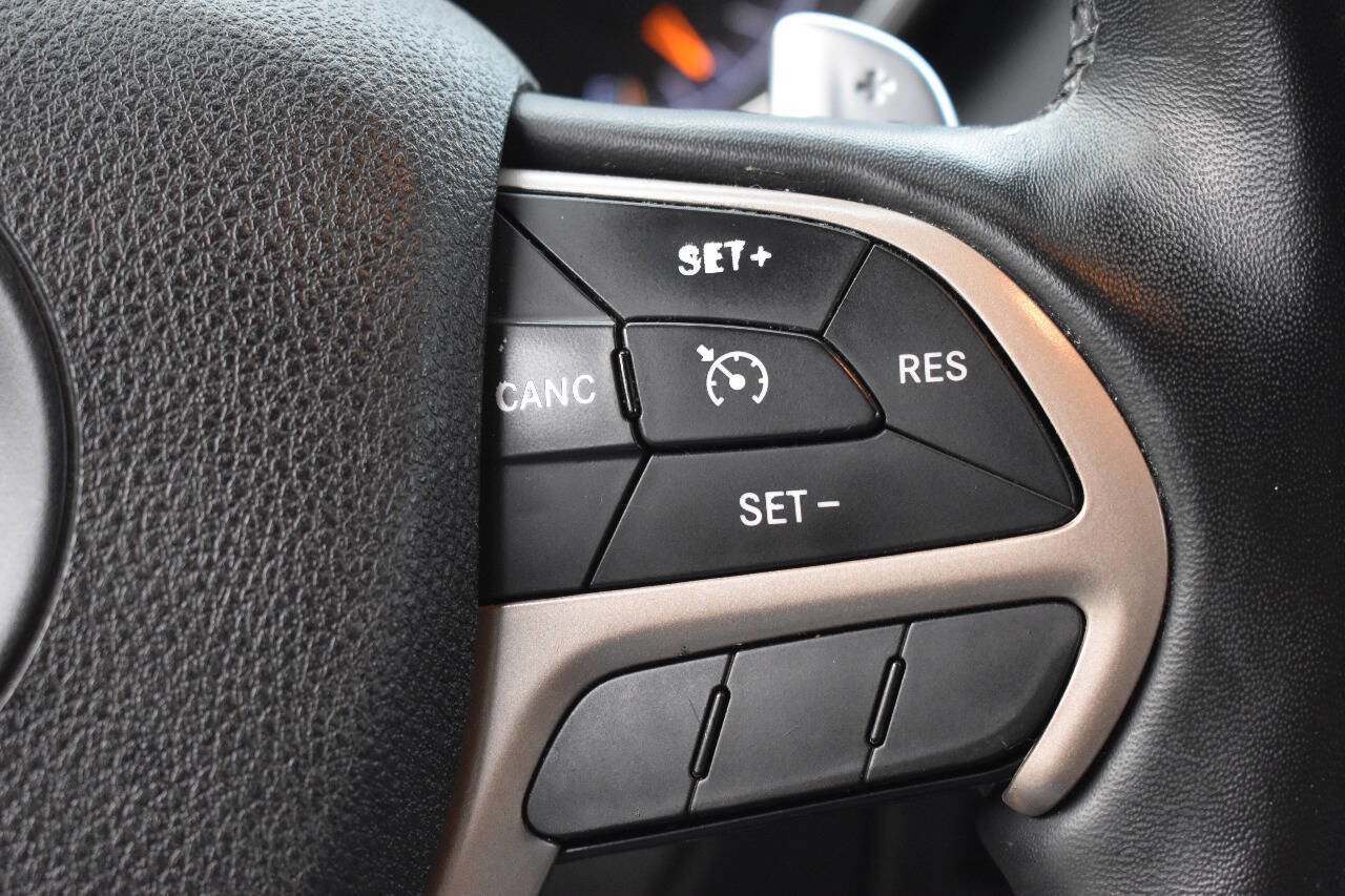 Used 2015 Jeep Grand Cherokee Limited image 23