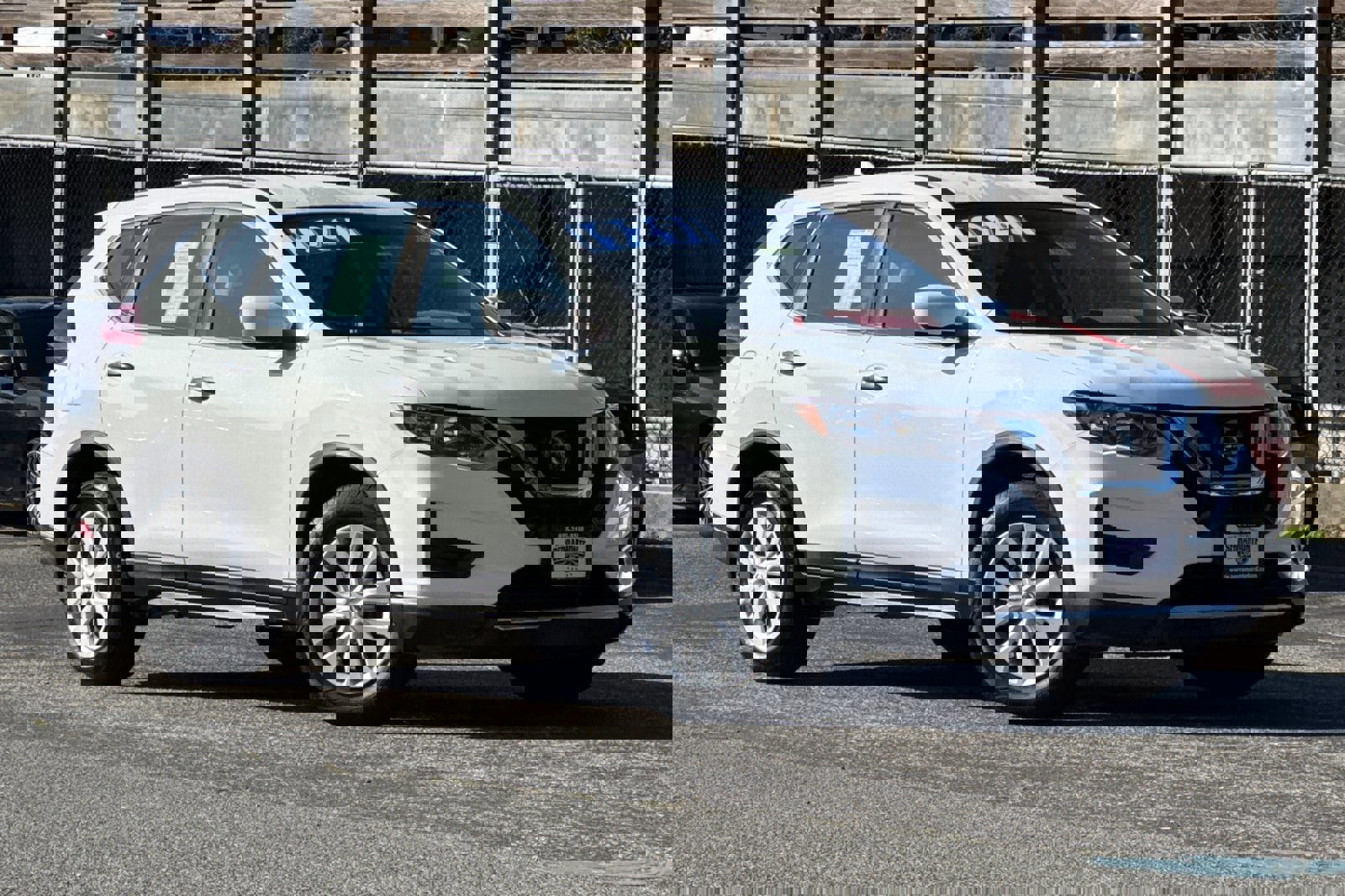 Used 2020 Nissan Rogue S image 2