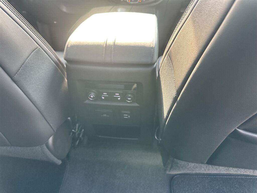 Used 2023 Chevrolet Traverse High Country FWD image 56
