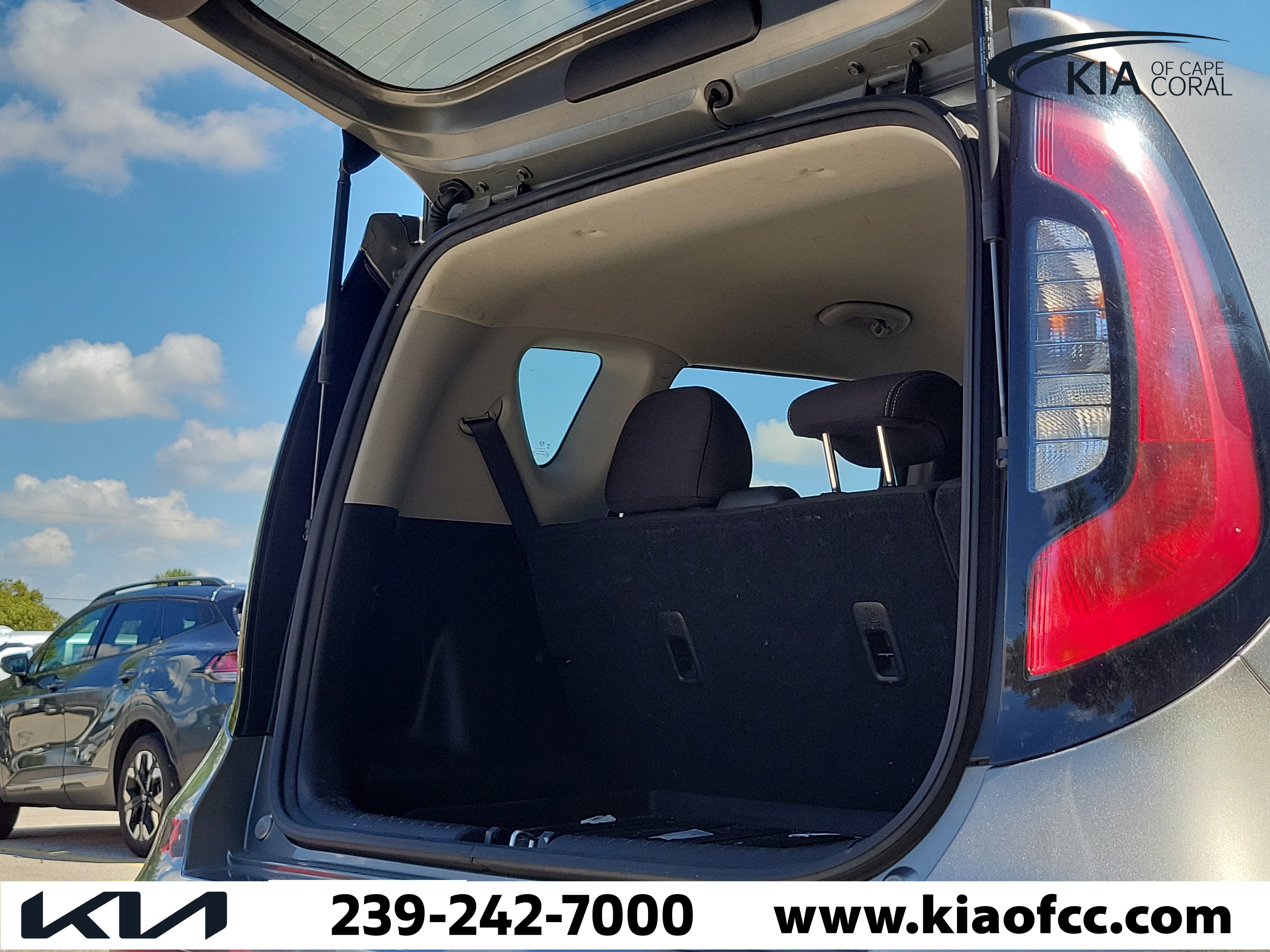 Certified 2018 Kia Soul w/ Convenience Package FWD image 9