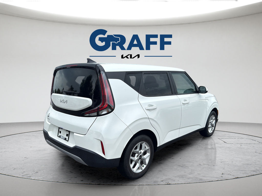 Used 2024 Kia Soul LX w/ Option Group 015 FWD image 15