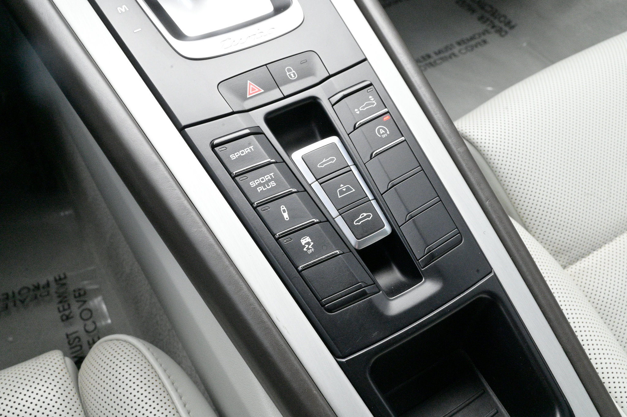 Used 2015 Porsche 911 Turbo image 31