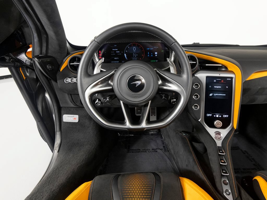 Used 2024 McLaren 750S Spider RWD image 18
