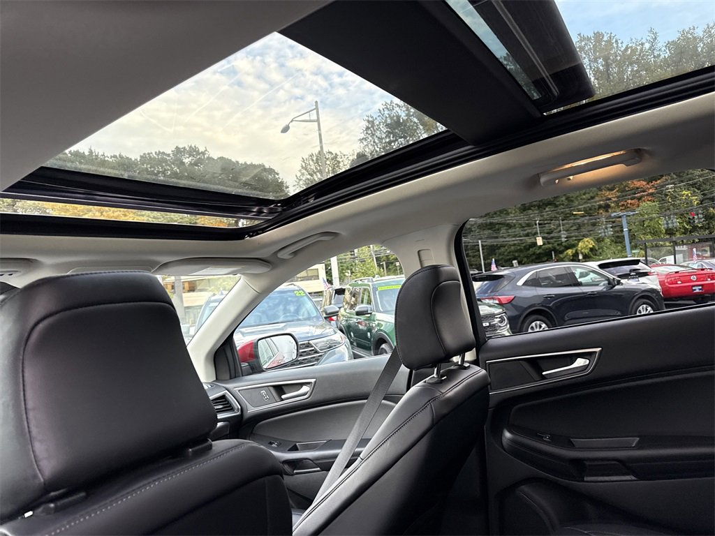 Used 2022 Ford Edge SEL w/ Convenience Package image 16