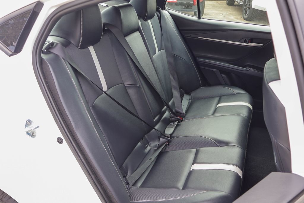 Used 2025 Toyota Camry SE FWD image 11