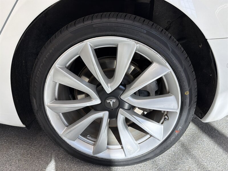 Used 2019 Tesla Model 3 Long Range AWD/4WD image 16