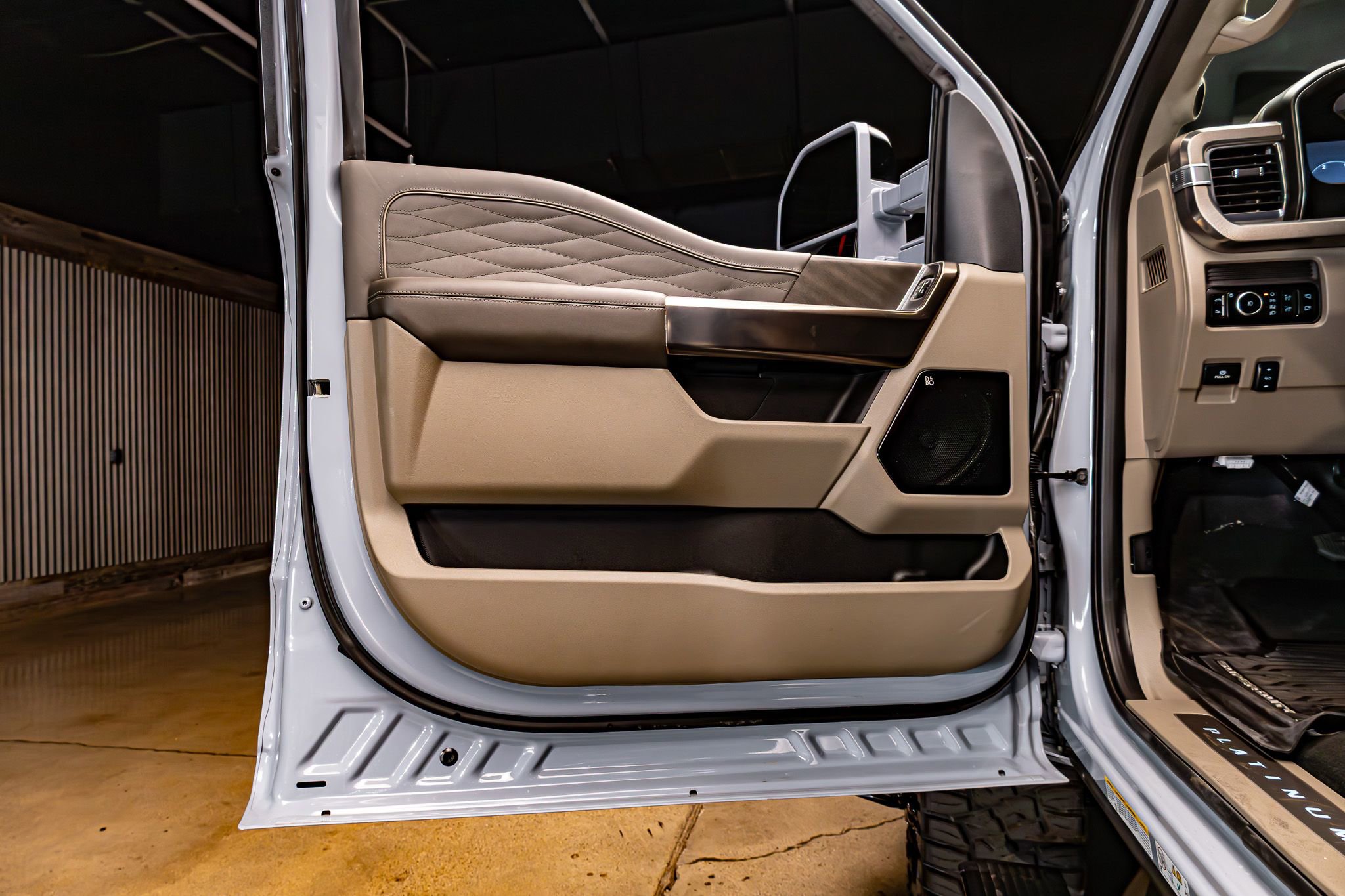 Used 2026 Ford F450 Platinum w/ Platinum Plus Package image 30