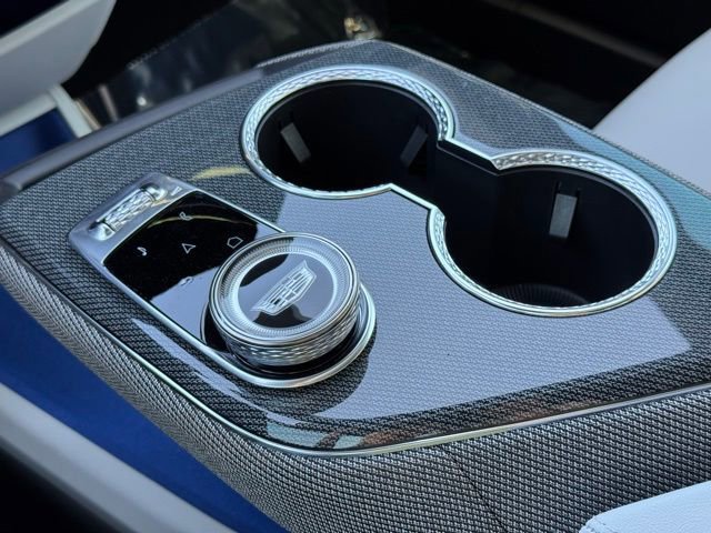 New 2025 Cadillac Optiq Luxury 1 image 31