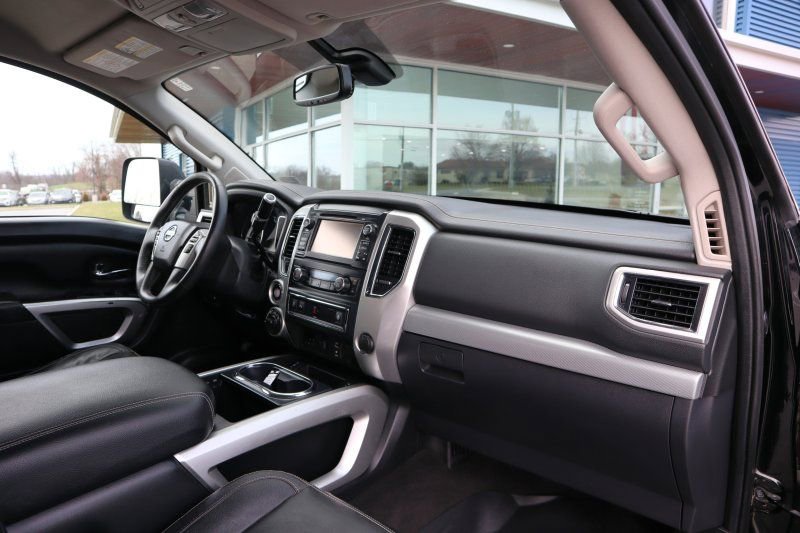 Used 2016 Nissan Titan PRO-4X w/ Pro-4x Convenience Package AWD/4WD image 21