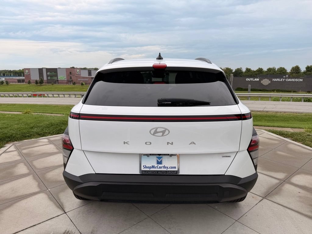 Used 2025 Hyundai Kona SEL AWD/4WD image 8