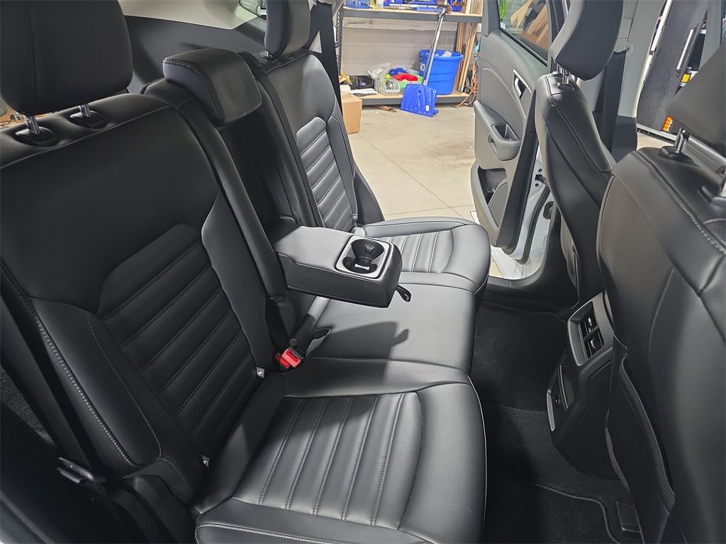 Used 2024 Ford Edge SEL image 11