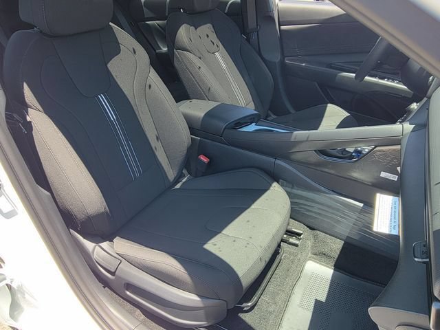 New 2026 Hyundai Elantra SEL Sport FWD image 22