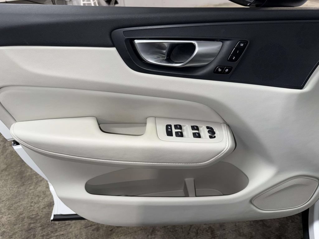 Used 2023 Volvo XC60 T8 Plus w/ Protection Package Premier AWD/4WD image 20
