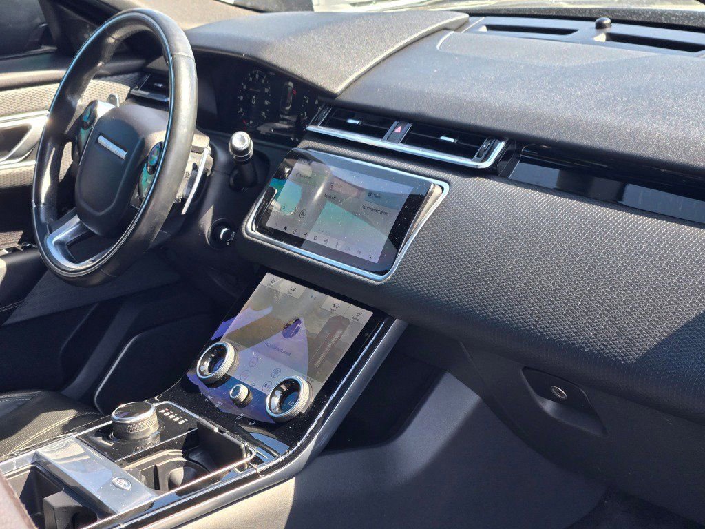 Used 2018 Land Rover Range Rover Velar R-Dynamic SE AWD/4WD image 7