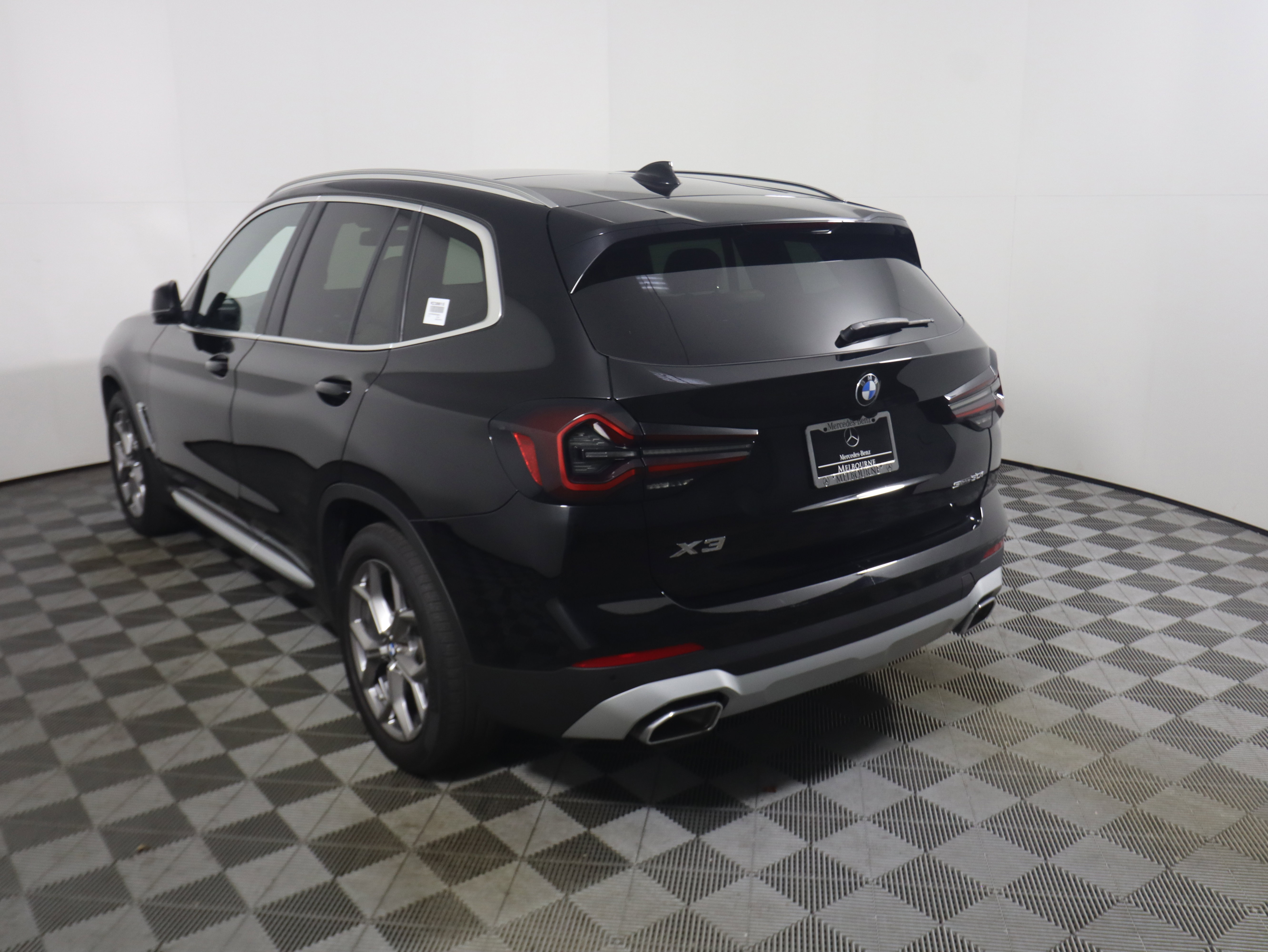 Used 2023 BMW X3 sDrive30i w/ Convenience Package w/ZPA image 3