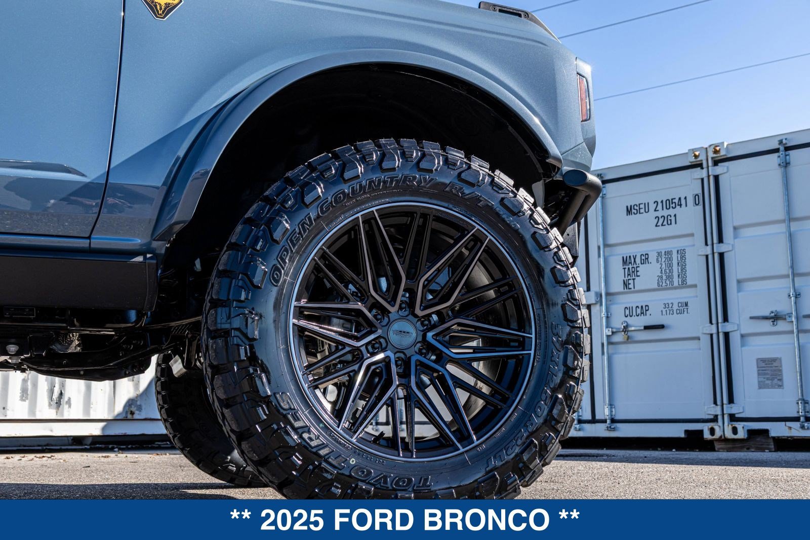 Used 2025 Ford Bronco Badlands AWD/4WD image 14