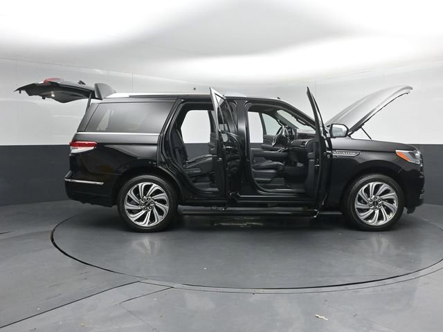 Certified 2023 Lincoln Navigator Reserve AWD/4WD image 63