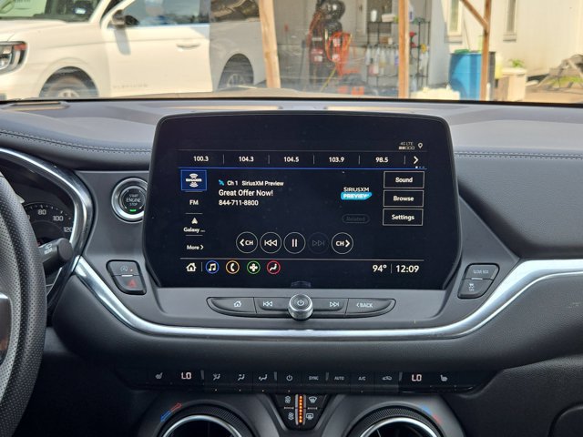 Used 2025 Chevrolet Blazer LT FWD image 18