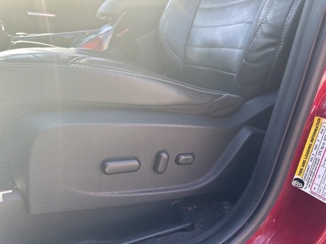 Used 2016 Ford Escape Titanium image 9