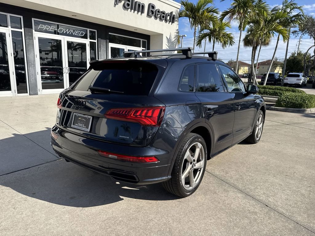 Used 2020 Audi Q5 2.0T Titanium Premium Plus w/ Premium Plus Package image 4