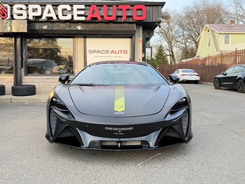Used 2023 McLaren Artura image 3