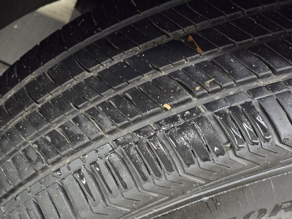 Used 2024 GMC Terrain SLT image 9