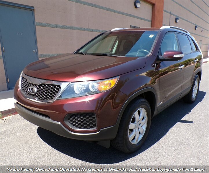 Used 2012 Kia Sorento LX AWD/4WD image 3