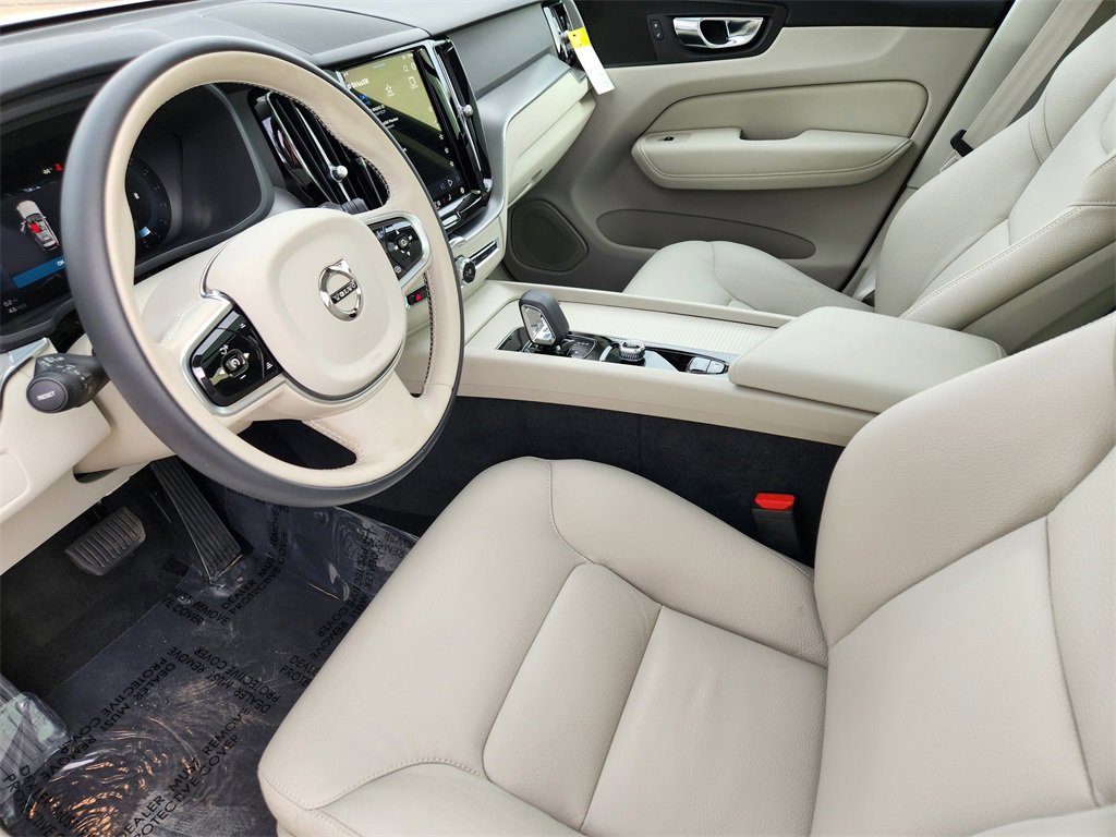 Used 2025 Volvo XC60 B5 Core w/ Protection Package Premier image 12