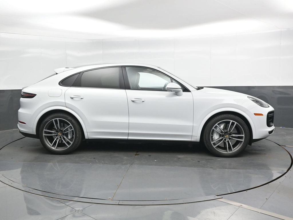 Used 2023 Porsche Cayenne Turbo AWD/4WD image 4