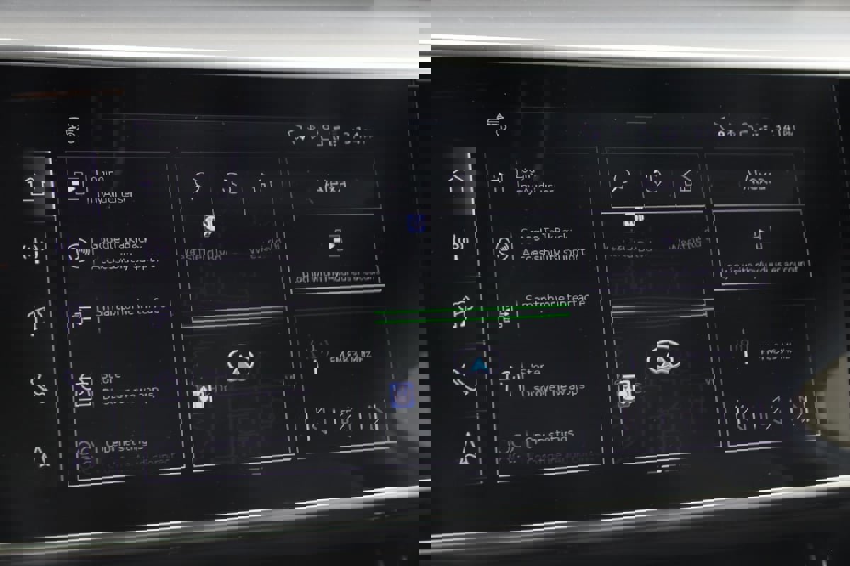 Used 2025 Audi S8 image 55