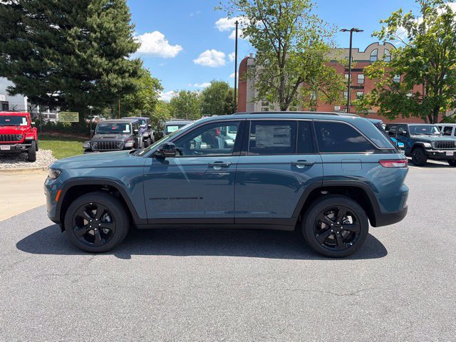 New 2026 Jeep Grand Cherokee Limited w/ Limited Altitude Package AWD/4WD image 2