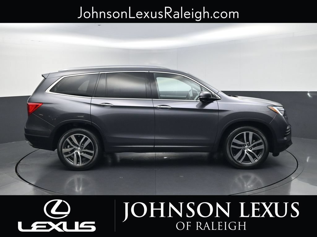 Used 2017 Honda Pilot Touring image 6