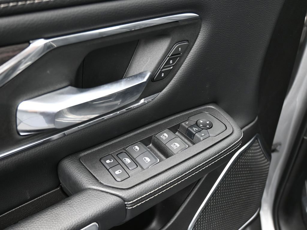Used 2025 RAM 1500 Laramie image 16