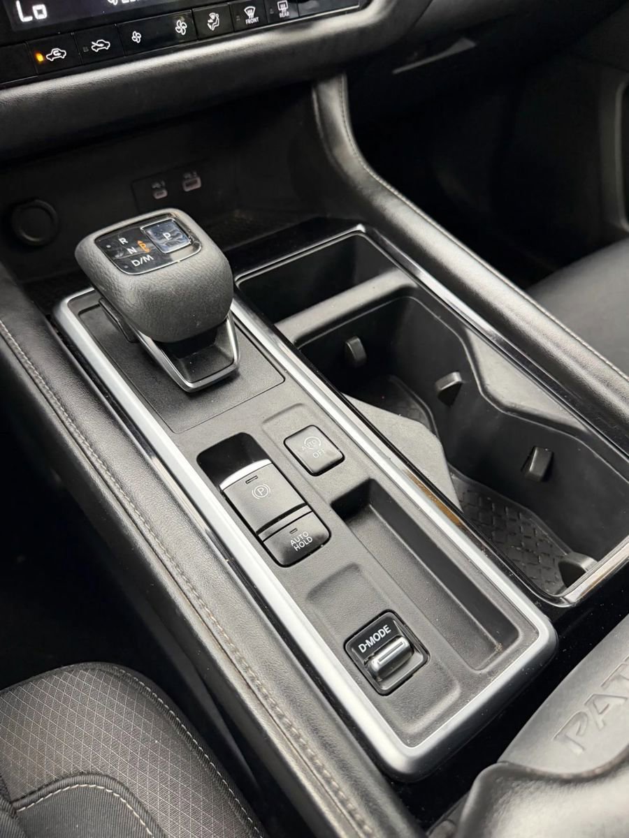 Used 2022 Nissan Pathfinder SV w/ SV Black Package image 29