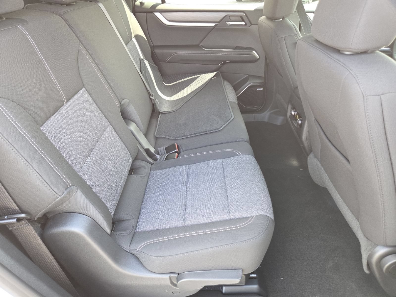 New 2026 GMC Acadia Elevation FWD image 25