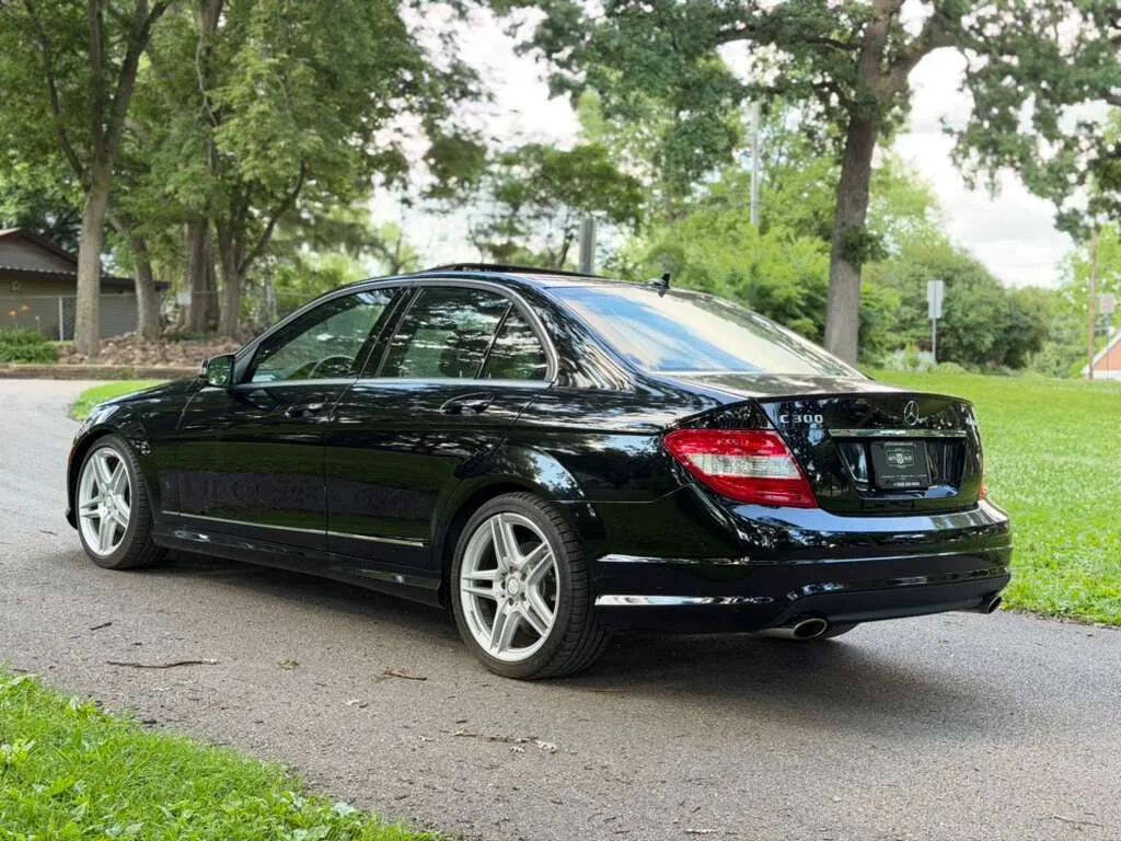 Used 2011 Mercedes-Benz C 300 4MATIC Sedan image 6