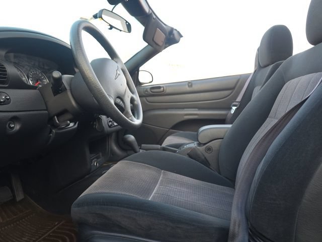 Used 2004 Chrysler Sebring LX FWD image 13