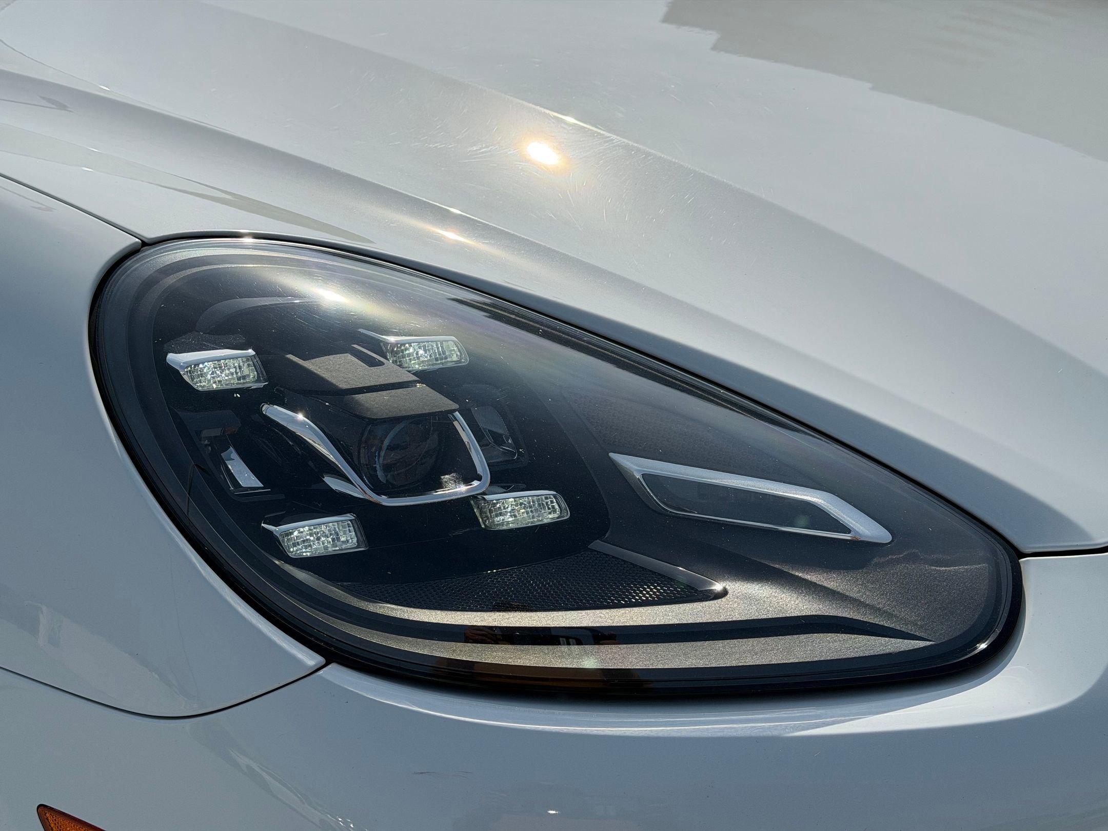 Used 2016 Porsche Cayenne S image 12