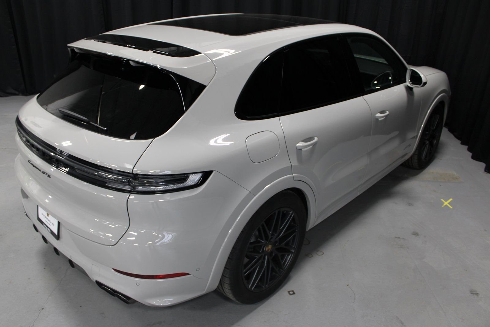 Certified 2025 Porsche Cayenne GTS image 15