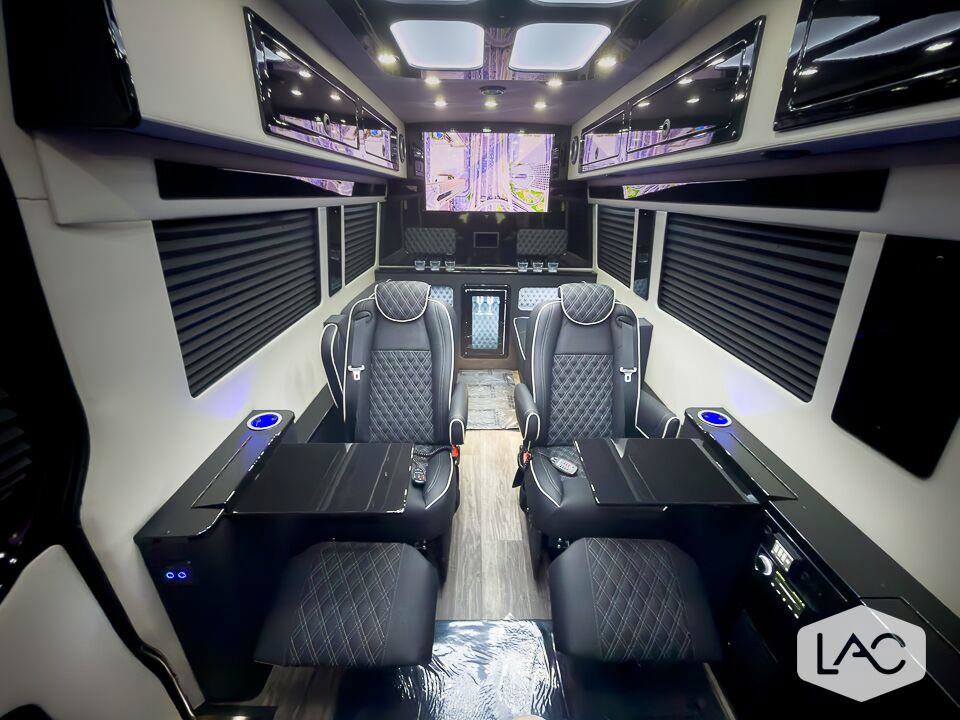 Used 2025 Mercedes-Benz Sprinter 3500 image 20