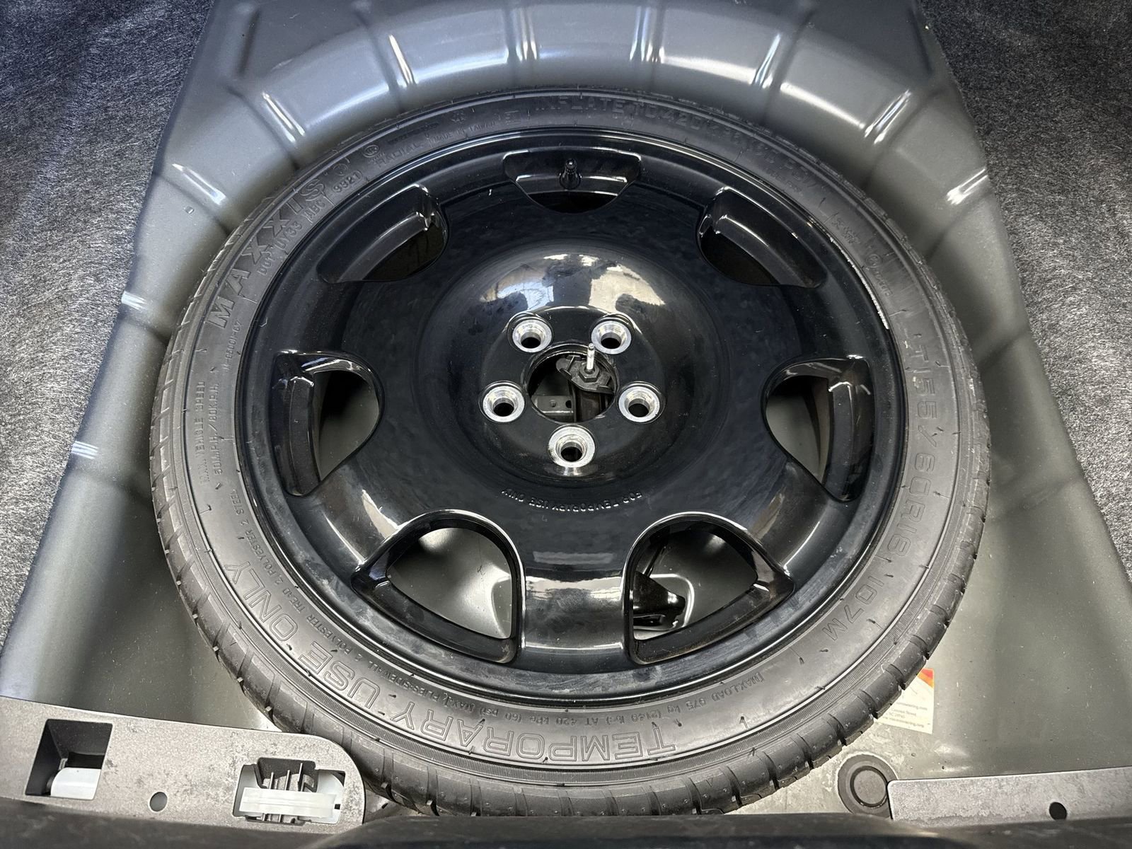 Used 2022 Ford Mustang Premium RWD image 39