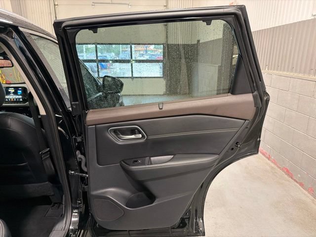 Used 2021 Nissan Rogue SL w/ Premium Package AWD/4WD image 13