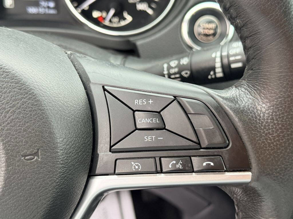 Used 2017 Nissan Rogue SV image 15