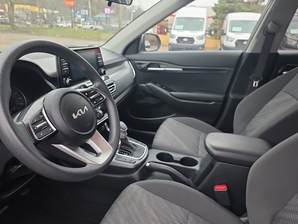 Used 2023 Kia Seltos LX image 12