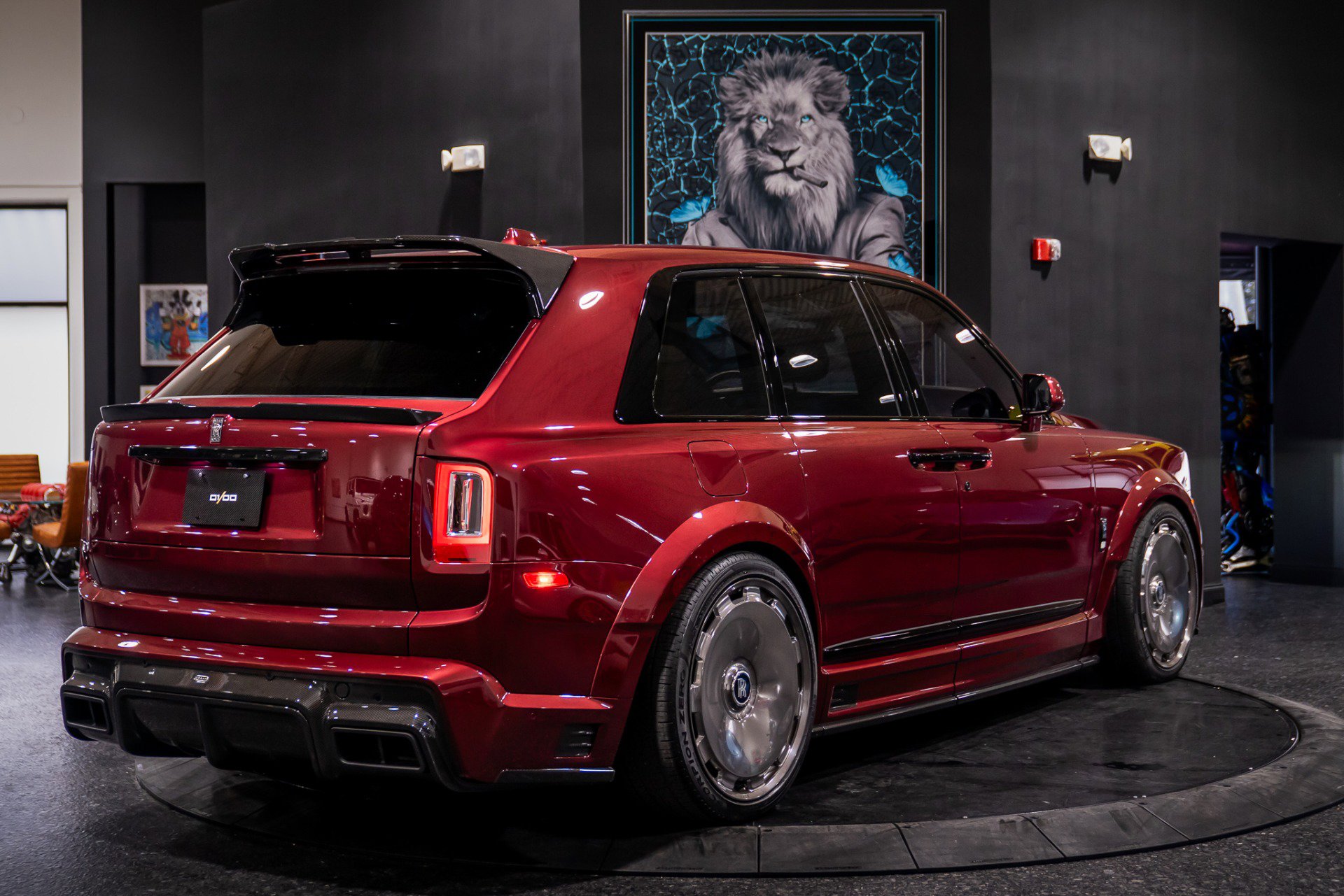 Used 2022 Rolls-Royce Cullinan Black Badge w/ Dark Exterior Package image 9