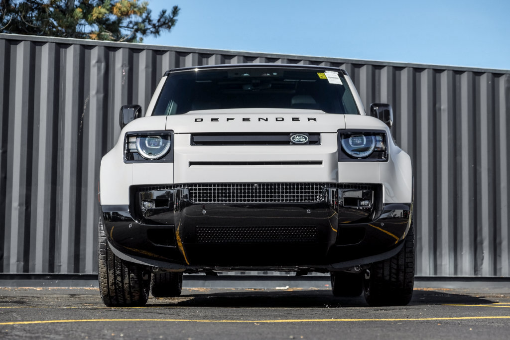New 2026 Land Rover Defender 110 X-Dynamic SE AWD/4WD image 5