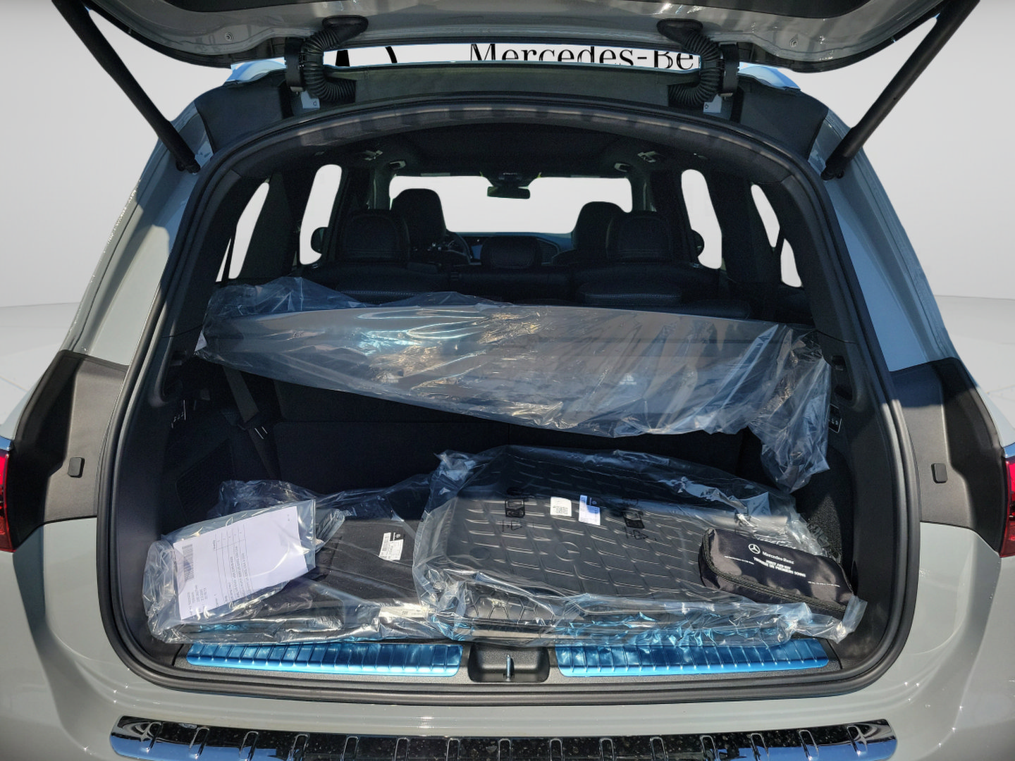 New 2026 Mercedes-Benz GLS 580 4MATIC image 5