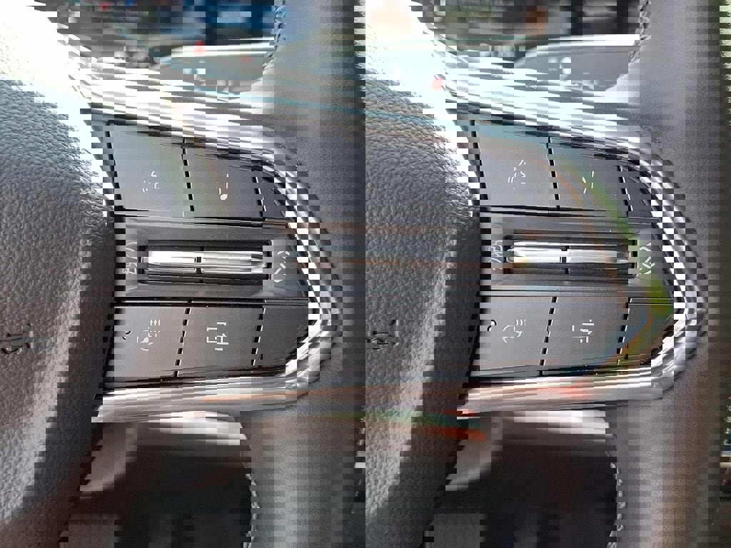 Used 2026 Chevrolet Equinox LT image 28