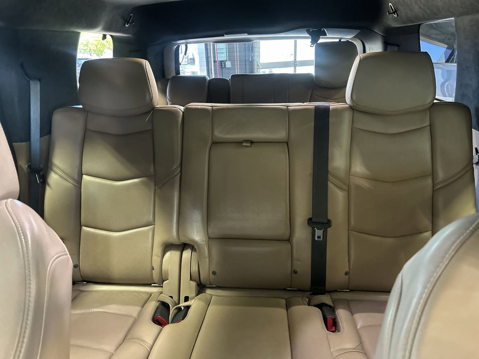Used 2018 Cadillac Escalade Platinum AWD/4WD image 5
