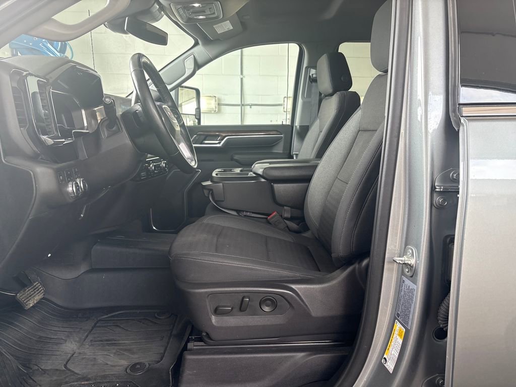 Used 2025 GMC Sierra 3500 SLE w/ Preferred Package AWD/4WD image 12